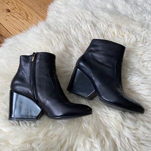 Robert Clergerie Black Toots Leather Wedge Ankle Boots 37